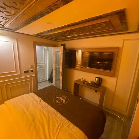 Business Hotel *