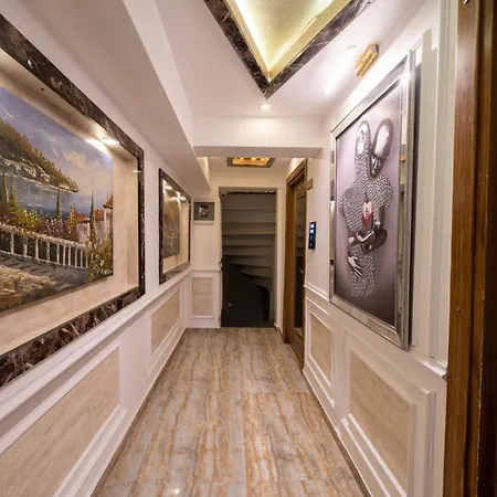 Business Hotel *